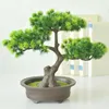 Enfeites decorativos de flores Bem-vindo Pinho Presente Quintal Vaso Escritório Artificial Bonsai Árvore Simulação Plantas Decoração de casa Área de trabalho fácil de limpar