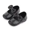 Första Walkers Baby Girls Boys Toddler Shoes Bowknot Sequin Leather Sandals Spädbarn utomhus Casual Dress Princess Soft Soled