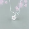 Pendanthalsband gren Cherry Blossom Korean Silver Color Temperament Personlighet Fashion Female Jewely Necklace Sne017