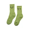 Chaussettes en coton multicolores de marque de mode pour hommes et femmes correspondant à des bas respirants à lettre classique Chaussettes de sport de basket-ball de football mixte