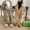 Cappotto 2023 Primavera Autunno Moda Bambini Trench 2-7 Ragazzi Ragazze Grande colletto rovesciato Giacca a vento lunga Capispalla per bambini