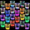 어두운 파티 컵에 빛나는 LED LIGHT LIGHT SHOT Night Club Party Favors Party Supplies 생일을위한 명확한 아크릴 미니 테이블 중앙 장식품