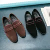 Luxus Mode Wildleder Schuhe Männer Müßiggänger Italienische Schnallen Spitz Kleid Schuhe Handgemachte Formale Büro Schuhe Fahren Wohnungen