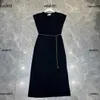 مصمم امرأة فستان واسع الكتف ذبابة الأكمام تصميم الفتيات الفساتين حجم S-l زخرفة سلسلة زخرفة تزيين فاخر يونيو 21
