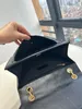 2023 Ny unisex-ryggsäck avancerad högkvalitativ handväskeväska gjord av veckade kohud män och kvinnor är snygg överkropp stor kapacitet