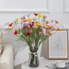 装飾的な花5pc 5ヘッド50cmかわいいシルクデイジー人工花多様性コロルディウェディングブーケホームルームテーブル装飾