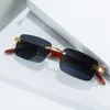 Vente en gros de lunettes de soleil New Fashion Small Box Original Leg Lunettes de soleil pour monture de lunettes en bois pour hommes
