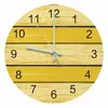 Horloges murales jaune rétro Grain de bois rustique pointeur lumineux horloge maison ornements rond silencieux salon bureau décor