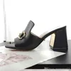 Pantofola da spiaggia Moda 100% Scarpe da donna Sandali Tacchi alti Pelle Fibbia in metallo Bianco Nero Tacco spesso Lady Mezza 2021 Estate Taglia grande 35-42 con scatola