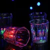 어두운 파티 컵에 빛나는 LED LIGHT LIGHT SHOT Night Club Party Favors Party Supplies 생일을위한 명확한 아크릴 미니 테이블 중앙 장식품