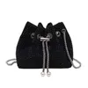 Bolsos de noche Diseñador de damas Brillante Rhinestone Hombro Bolsas de mensajero para mujeres Ins Cadenas de moda Borla Mini Crossbody Bucket Bag J230625