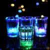 어두운 파티 컵에 빛나는 LED LIGHT LIGHT SHOT Night Club Party Favors Party Supplies 생일을위한 명확한 아크릴 미니 테이블 중앙 장식품