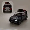 Diecast Model car 1/24 Rover Defender Alloy Car Model Diecast Metal Toy Veicoli fuoristrada Modello di auto Collezione di simulazione Regali per bambini 230621