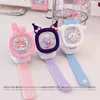 Altro Giardino domestico Kawaii Sanrios Cinturino da polso portatile Anime Kuromi Melody Cinnamoroll Mini orologio Ventilatore portatile Ricarica USB Piccoli ventilatori con luce 230625