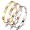 Charme de créateur Nouveau diamant incrusté 18k rose or bracelet gratuit cloué pour Carter avec cadeau de luxe de la Saint-Valentin incolore