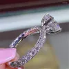 Bröllopsringar lyxiga mode kvinnor eleganta kristall strass ringer för engagemang brud engagemang party smycken gåva