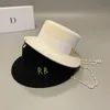 Hoeden met brede rand Emmerhoeden Retro RB Platte hoed van zuivere wol Netto Rood Mode Veelzijdige jazzhoed Kleine geur Parelketting Vilten hoed 230621