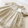 Robes de fille vêtements de bébé en robe d'été blanc smocké enfants petites filles à la main enfant en bas âge princesse Vintage Smock