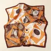 Halsdukar orange satin pannband halsdukar silke känsla bandana boho huvud halsdukar för kvinnor flickor 70 cm fyrkantig halsduk 230621