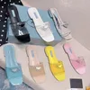 Ciabatte Hyaline Clear PVC Slippers Slides Sandaler klackade platta klackar med öppna tå skor kvinnors lyxdesigners läder yttersula casual skor 15mm fabrikskor