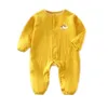 Rompers baby flickor pojkar kläder född jumpsuit muslin bomull långärmad romper spädbarn höst vårkläder 0-3t 230625