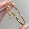 Интернет -знаменитость классическая голова и хвостовая группа Diamond Nail Bracelet подробности 19xo