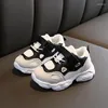 Atletik Ayakkabı Moda Bebek Bebek Nefes Alabilir Mesh Spor Kız Çocuklar Spor ayakkabıları koşuyor