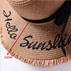 Geniş Memlu Şapkalar El yapımı örgü Mektubu Kadınlar İçin Güneş Şapkaları Siyah Şerit Dantel Yukarı Büyük Strip Hat Açık Plaj Şapkası Yaz Kapakları Chapeu Feminosun Blok HKD230625