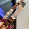 Charme de créateur un classique de niche avec la même édition bracelet en or rose et en diamant