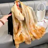 Schals Frauen Seidenschal Tücher und Wraps Elegant Floral Hijab Frühling Sommer Dünne Strandstolen Bufanda Weiblich Großer Foulard