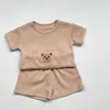 夏の赤ちゃんの女の子と男の子が通気性のある綿の新生児ベビー服の子供ラウンジウェアl230625セットセットセットセット