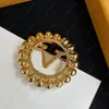 2023 New Fashion Round Pins Brooches Pearl Diamond Letter Designer Brooches for Women Suit Sweater Dress Jewelry