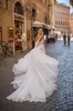 BERTA花嫁のためのラインウェディングドレス