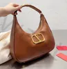 Designer Borsa sotto le ascelle in pelle Borsa a tracolla Borsa a tracolla Portafogli ad alta capacità con patta per pannolini Zaino Lettere stampate Borse da donna308K