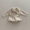 2022 Koreansk stil Spring Baby Wear Girl Bodysuit Långärmar Rund krage Jumpsuit Barn födelsedagskläder E3000 L230625