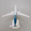 Diecast Modelo Liga Metal Oman Air Airlines Avião Airbus 330 A330 Airways Suporte de Avião Aeronave Presentes para Crianças 16cm 230625