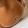 Die neue hochwertige Designer-Schultertasche mit Klappe, Umhängetasche, Damen- und Herren-Handtaschen aus Leder, modische Clutch-Taschen, Umhängetasche, mittelgroße Pochette, Korb-Geldbörse, Abendtasche