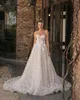Berta A Line Свадебные платья для невесты Милая кружевное свадебное платье с скользящим шлейфом Спинки Талия Аппликации Длинные дизайнерские свадебные платья