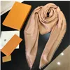 Projektant szalika Moda Reail Zachowaj wysokiej jakości szaliki Silk Prosty w stylu retro akcesoria dla kobiet Twill Scarve 14 kolorów