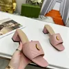 Klassieke DOUBLE DAMES SLIDE SANDAAL Zwart roze wit leer Goudkleurige hardware pantoffel Halfhoge designer schoenen maat 35-43 11