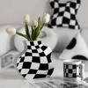 Vaser svartvit keramisk vasdekoration checkerboard hög känsla torkad blomma vas vardagsrum blommor arrangemang hem dekoration 230625