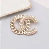 Luxury Designer Brooch Brand Letters Diamond Brooches Women Crystal Rhinestone Pearl Pins Clothing Decoration Jewerlry Accessories 20 Style
