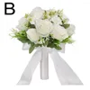 Fleurs décoratives mariée et demoiselle d'honneur tenant un bouquet de Saint-Valentin en soie blanche roses artificielles de confession de jour S6V5