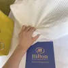 Almohada Hilton Natural Latex Neck Explosive Memory Gift Thai Niños Dormitorio Familia Espuma 230626