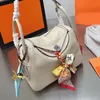 Designerka torba torba na ramiona torby crossbody Kobiety w stylu vintage skórzana torebki ze skórką metalowe sprzęt klamra zamek błyskawiczny