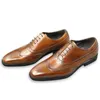 British Style Herr Summer Brogue Leather Shoes Casual Retro Hand-Carved Business Dress Pointed Shoes äkta läder bästa gåva