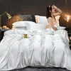 Sängkläder sätter Mulberry Silk Blend Fabric Set Bedding Luxurious Silk Stor täckning med ark med lakan Kudde toppklass Bäddsuppsättning STORA 230625