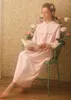 女性用スリープウェア2色。ビンテージレディースプリンセスドレス長袖スリープシャツフリルナイトガウン。VICTORIANスタイルの女性ナイトドレス