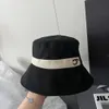 topp hink hatt metalliska bokstäver hatt designer hatt lyx solskade män och kvinnor elegant charm mode trend avslappnad gåva sommarhatt