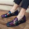 Buty Nowe mężczyźni Ubierają skórzane buty dla mężczyzn British Gold Blue National Wzór Oxfords Classic Gentleman Wedding Buty